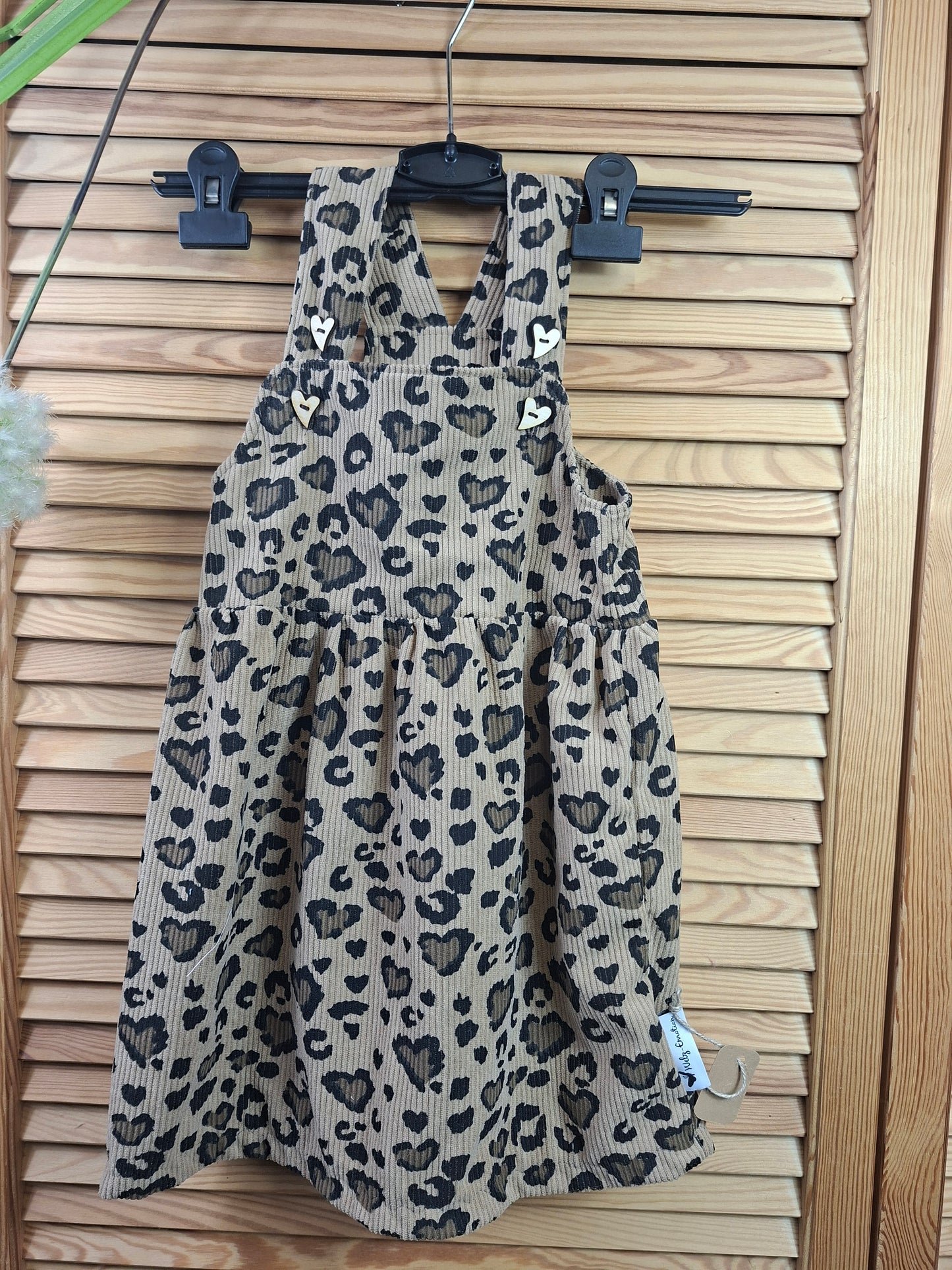Latzkleid Größe 104 Leo