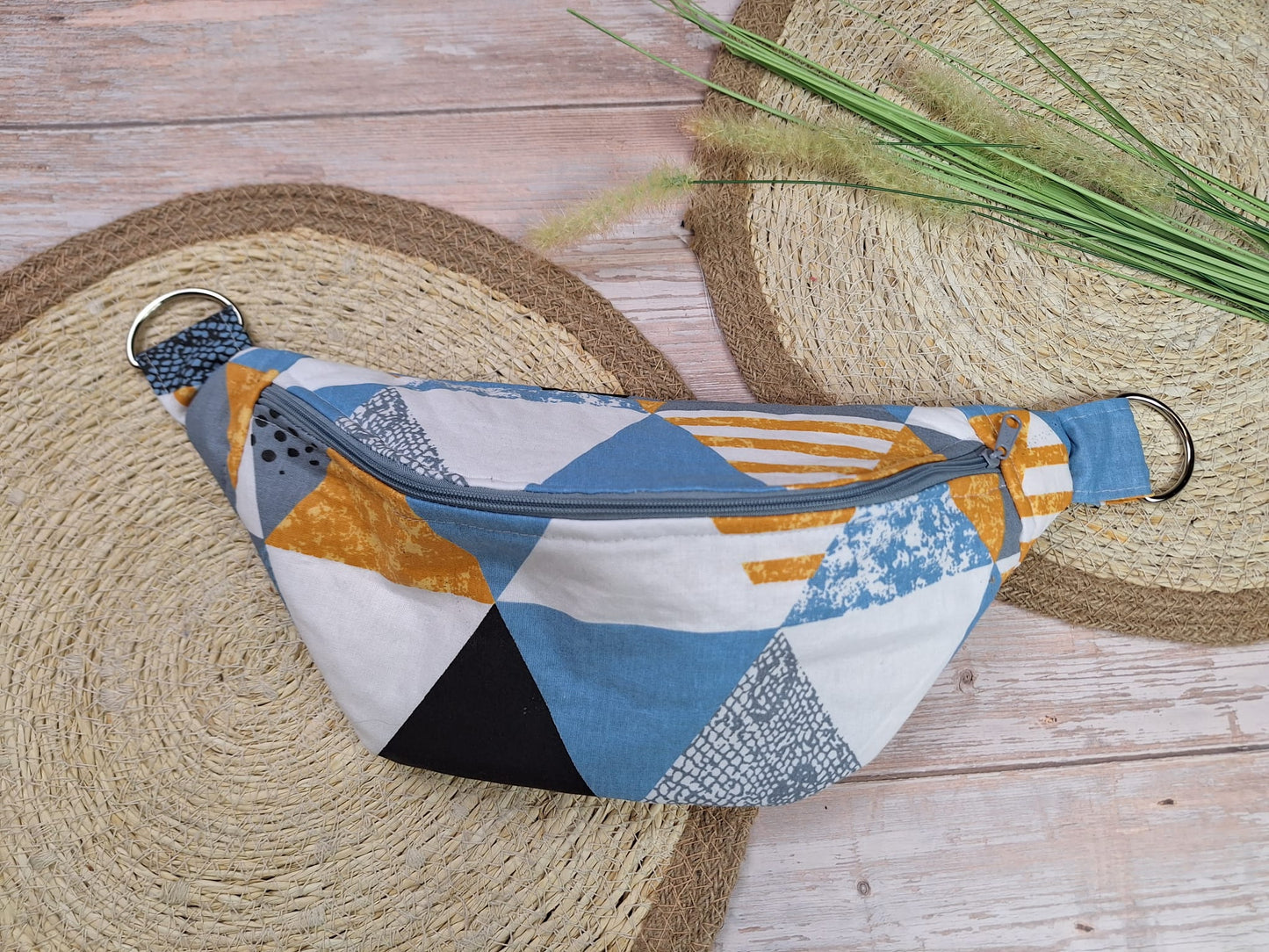 Bauchtasche Dreiecke Blau