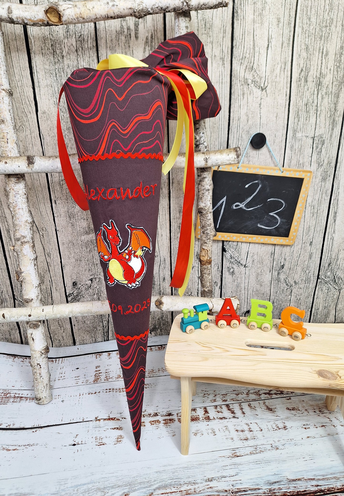 Schultüte Roter Drache Wellen