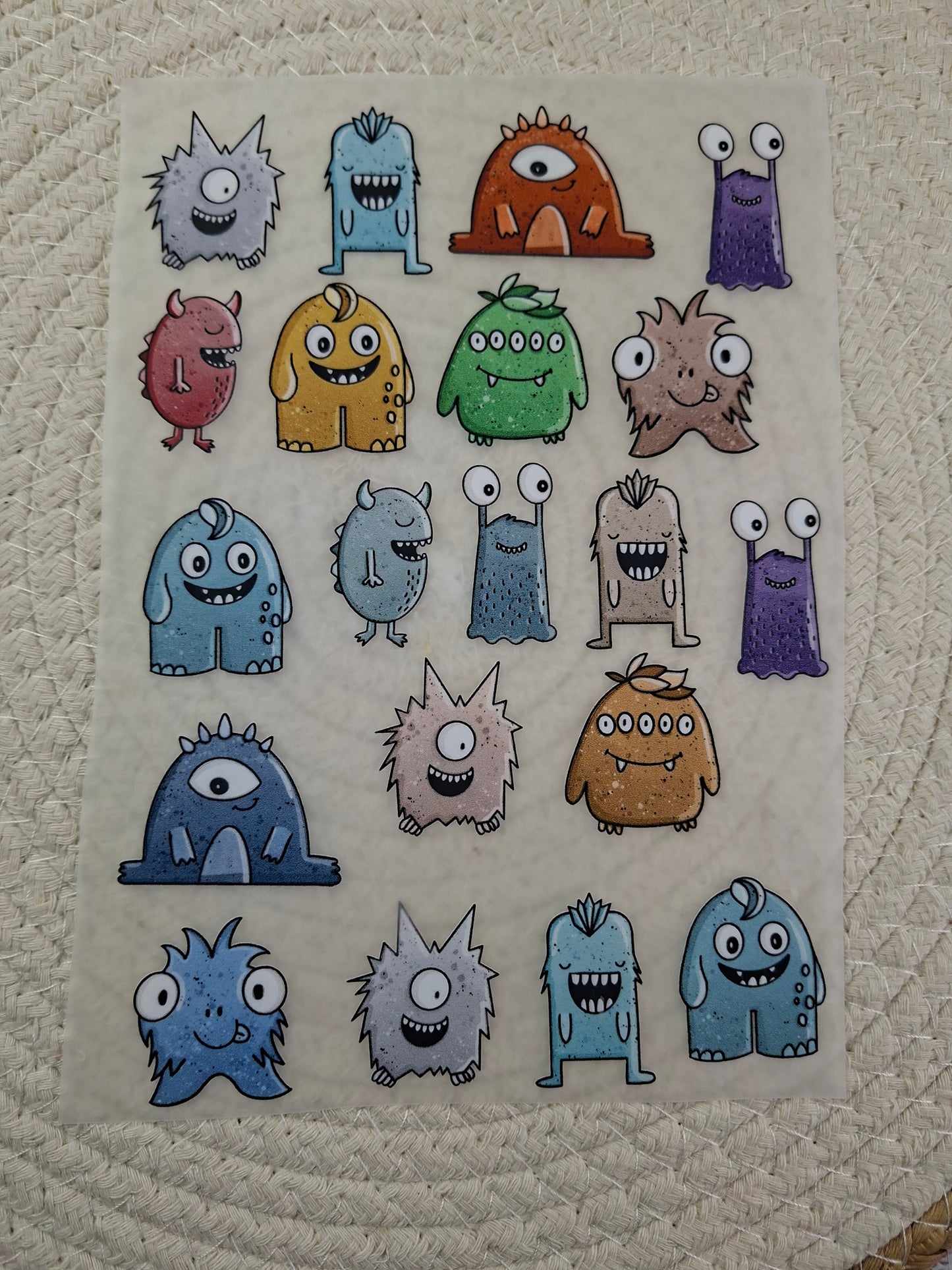Bügelbildbogen Monster